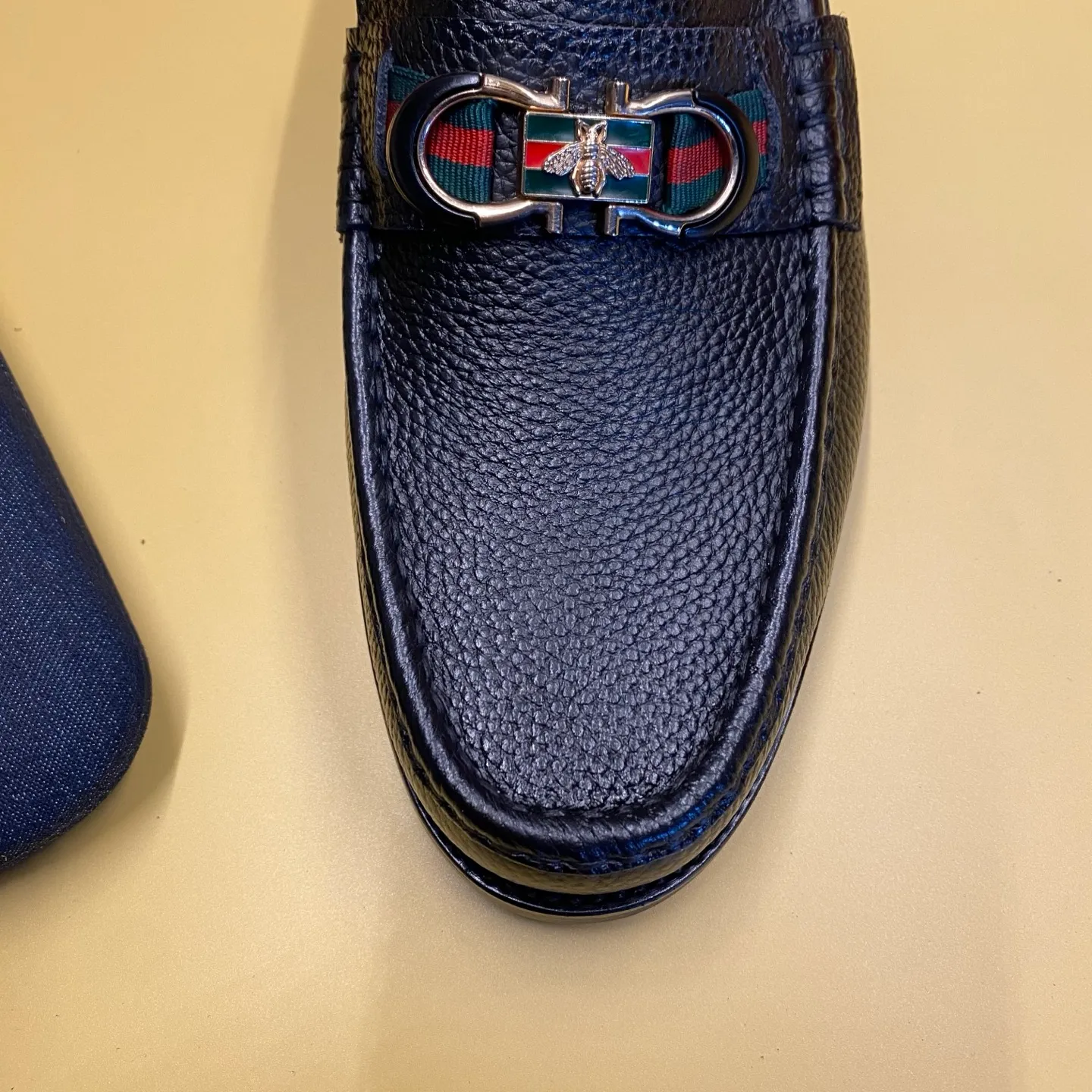 Men's men's shoes💰 440💰💰Gucci official website men's business formal leather shoes update💥Hong Kong counter synchronized new styles💥completely one to one replica shipment👍zero gap in counter quality 0⃣️made of imported cowhide on the outside➕cowhide lining, black, matching size 38-44...